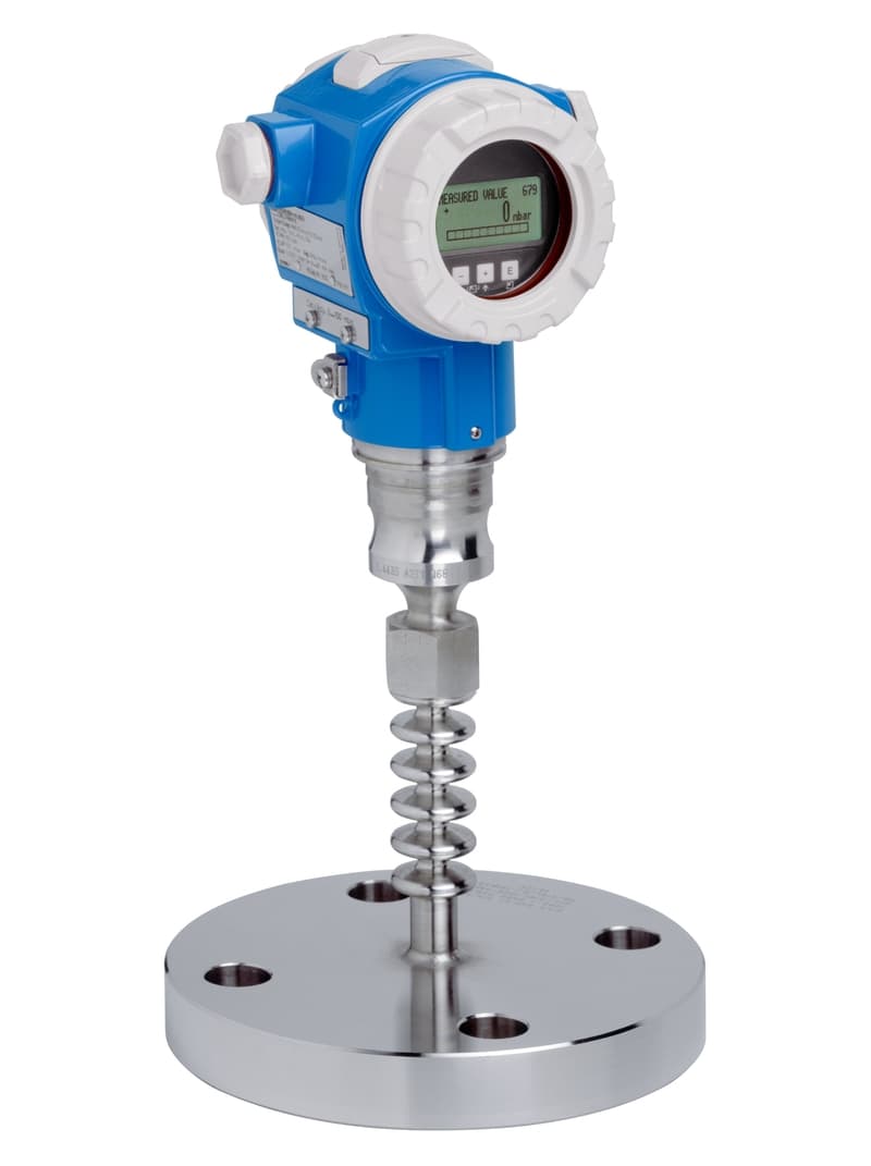Manufacturer photo of the Cerabar S PMP75 high-temperature build — finned cooling standoff between housing and flanged diaphragm seal. Not a photo of a unit in stock.