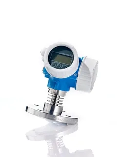 Micropilot FMR52 with electronics housing and display