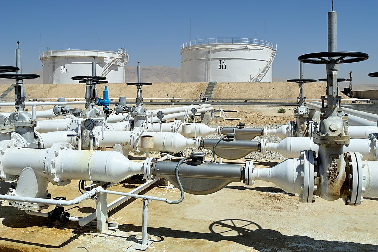 Inline flowmeters on an oil terminal metering manifold — application example