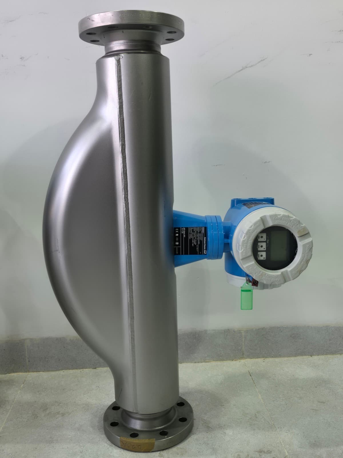 Promass F sensor and Proline 83 transmitter, side view — second-hand unit in Barmaan's warehouse
