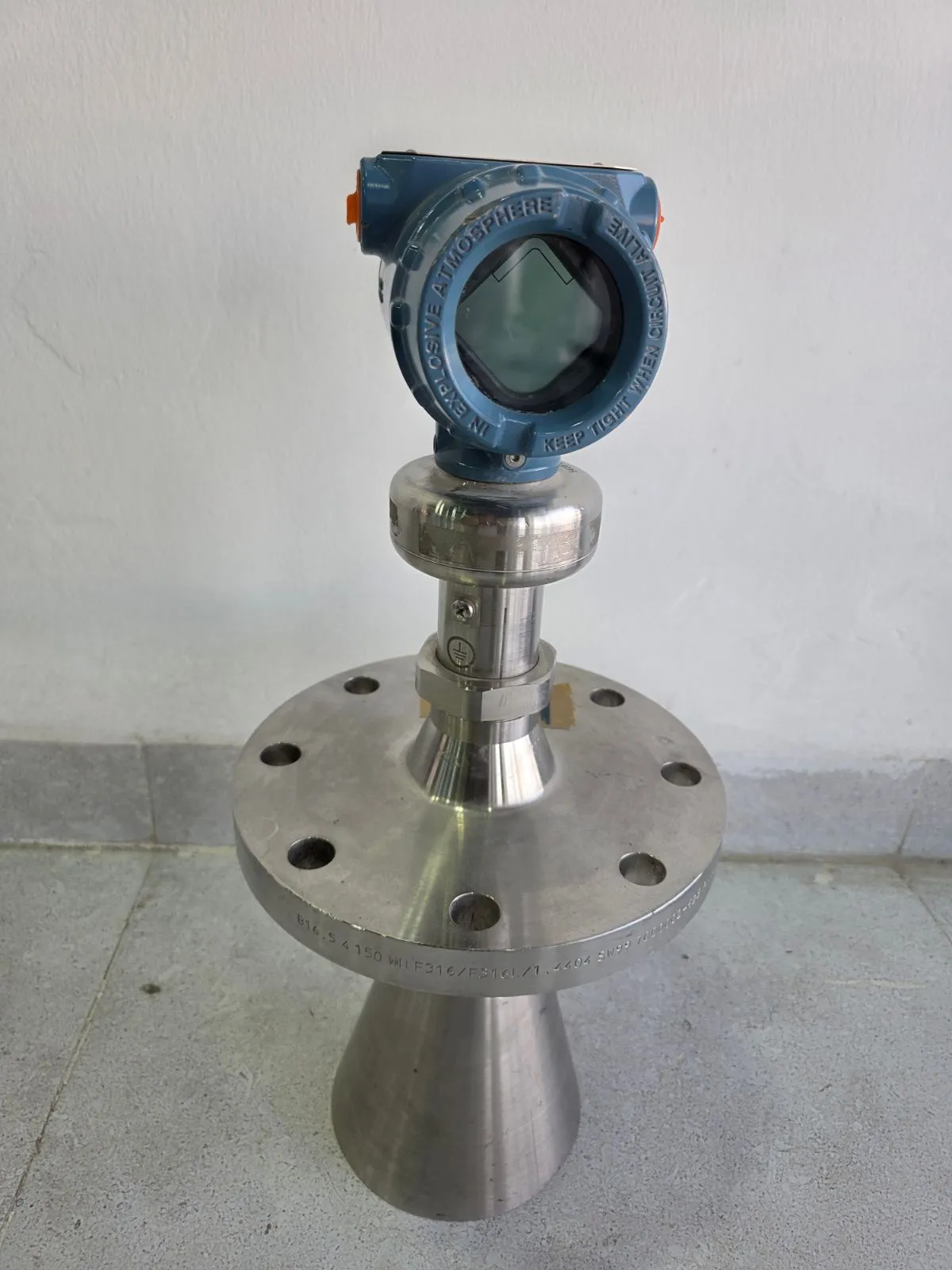 full front view of the Rosemount 5408 radar level transmitter with cone antenna and 4-inch flange
