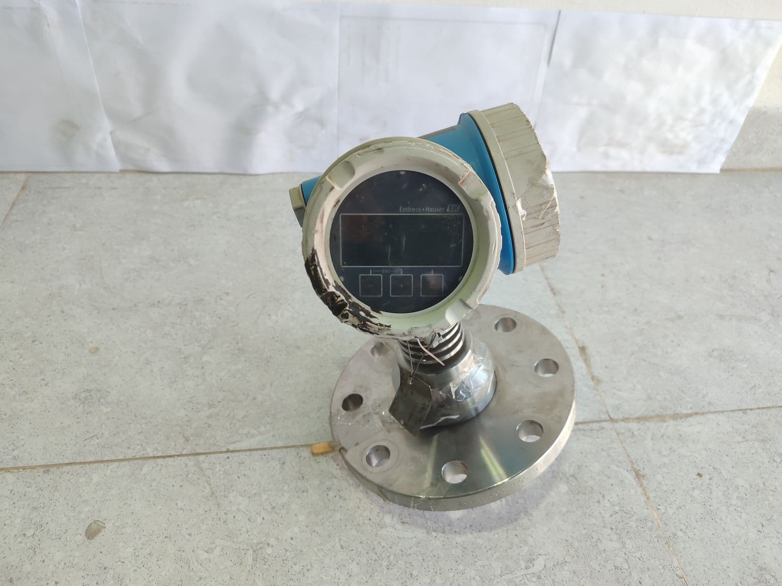 Endress+Hauser Micropilot FMR52 radar level transmitter — DN 80 · PN 16 (EN 1092-1) unit in Barmaan's warehouse