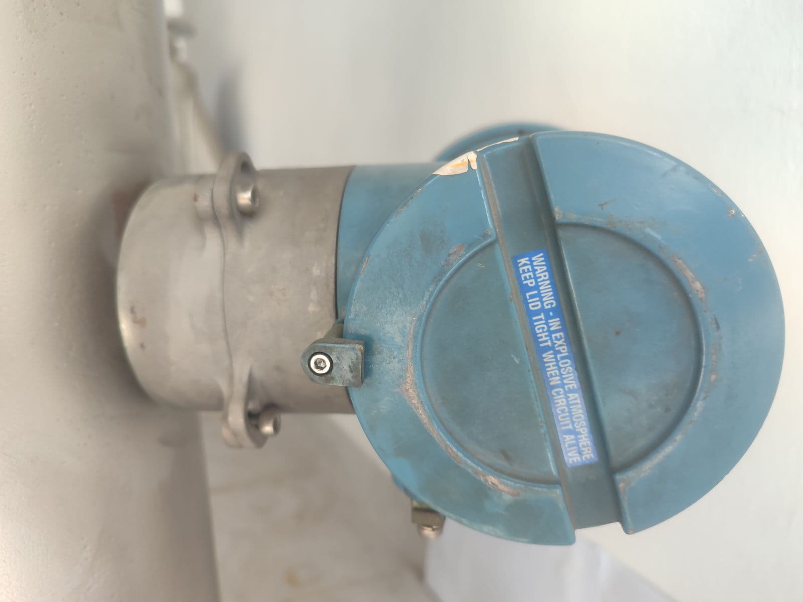 Integral Model 1700 transmitter head on a 3″ unit — cast aluminium enclosure, IP66