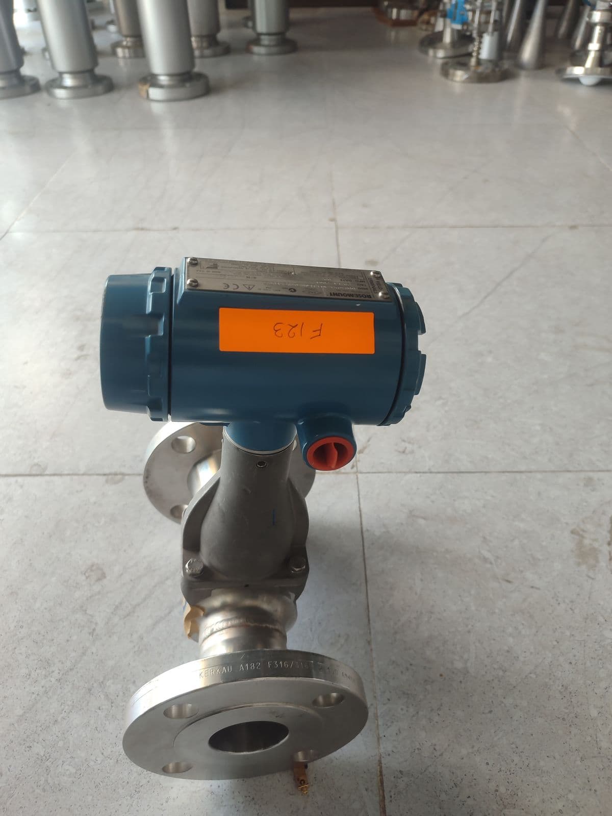 Rosemount 8800D Vortex Flowmeter — unit 3 in Barmaan's warehouse, photo 1