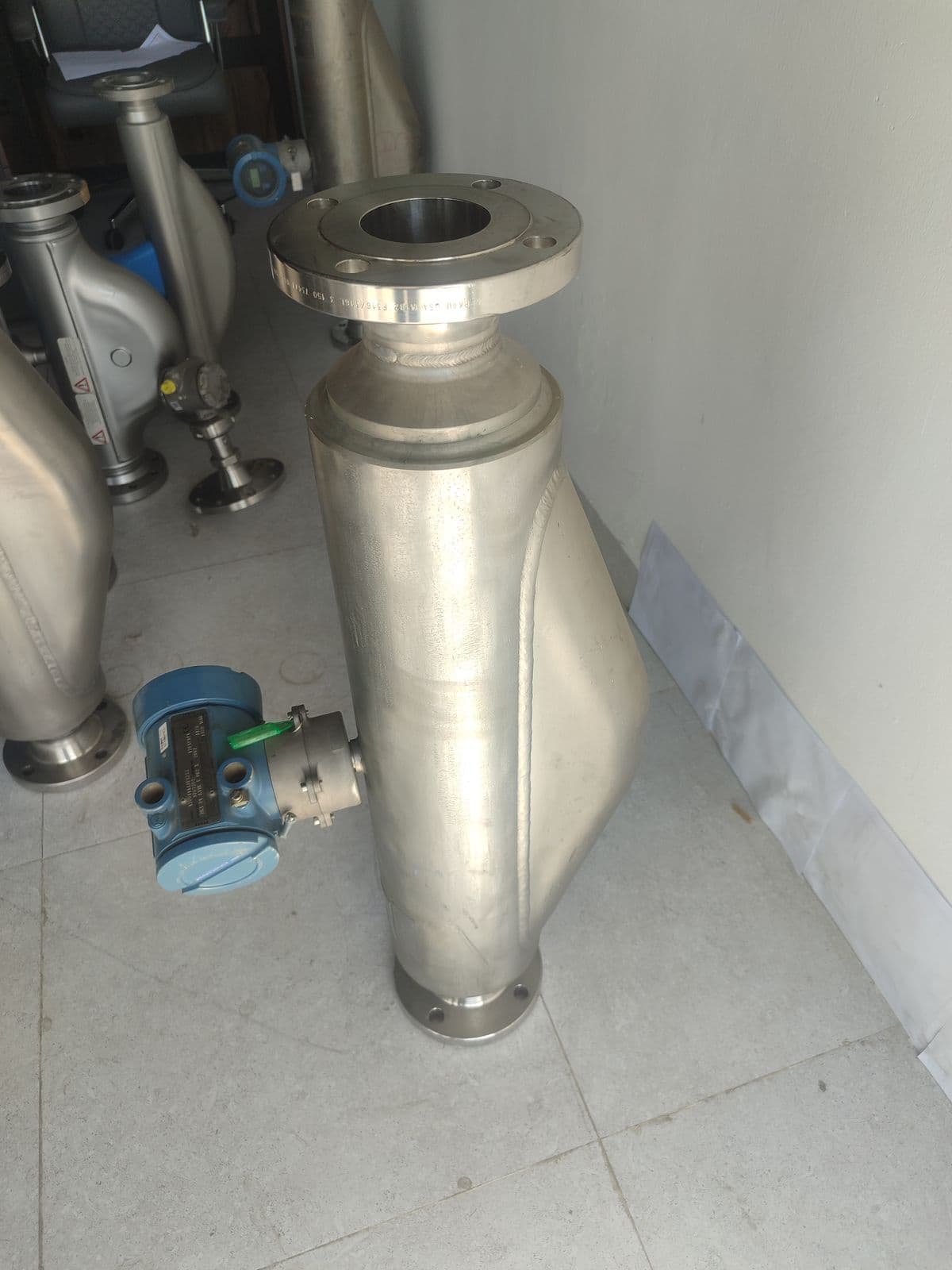 The same 3″ unit from the other side — welded neck, four-bolt flanges
