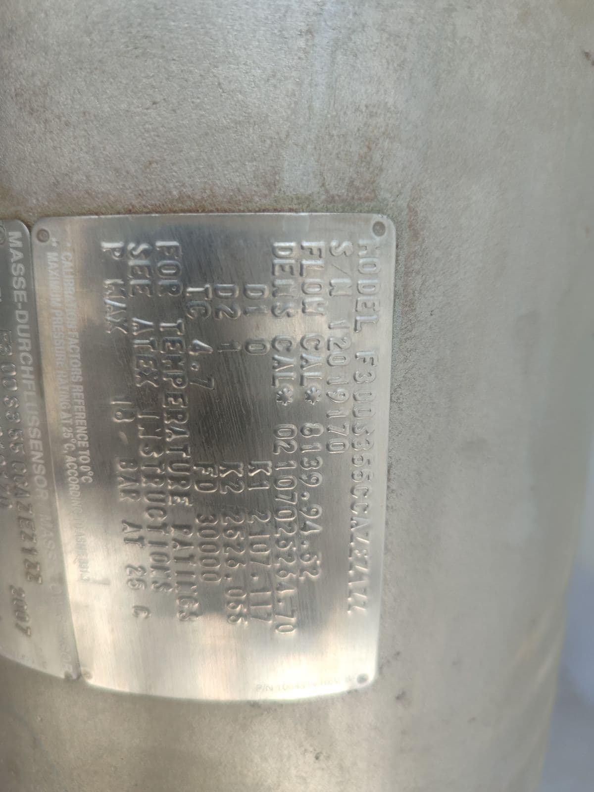 Calibration plate of the fifth meter — flow calibration factor, density coefficients, FD 30000, P MAX 18 bar at 25 °C