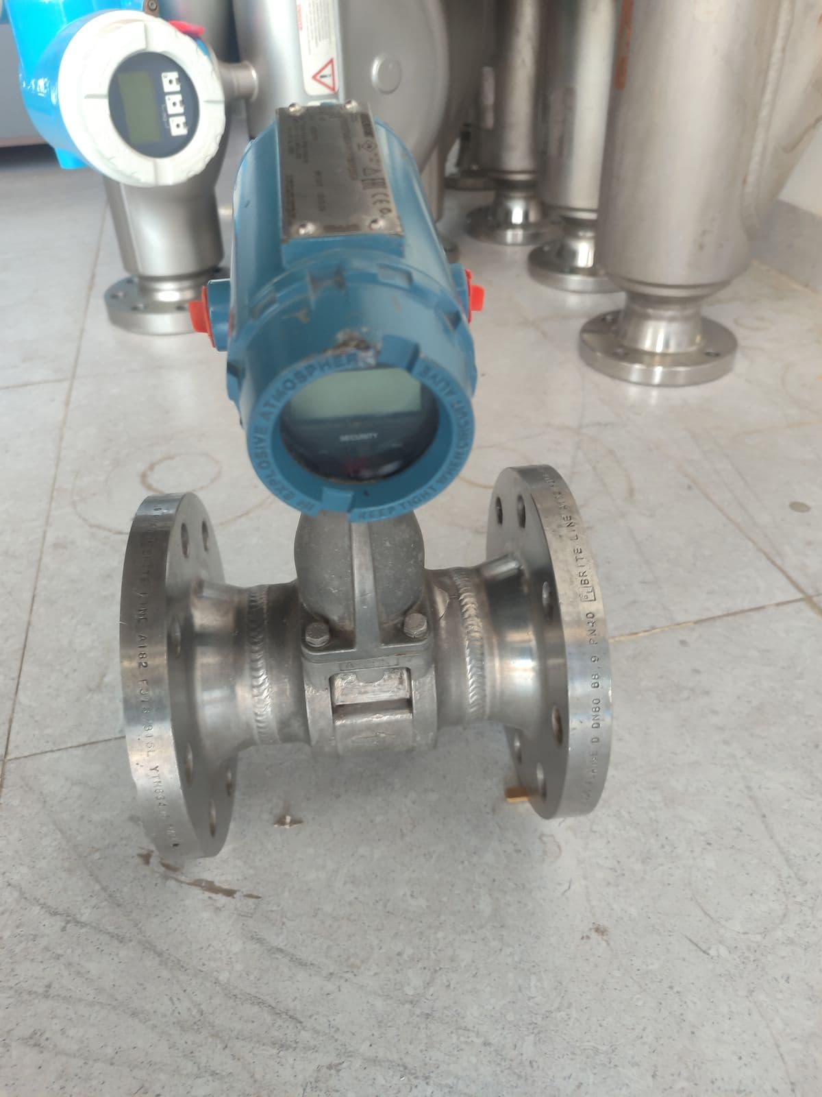 Rosemount 8800D Vortex Flowmeter — unit 6 in Barmaan's warehouse, photo 4