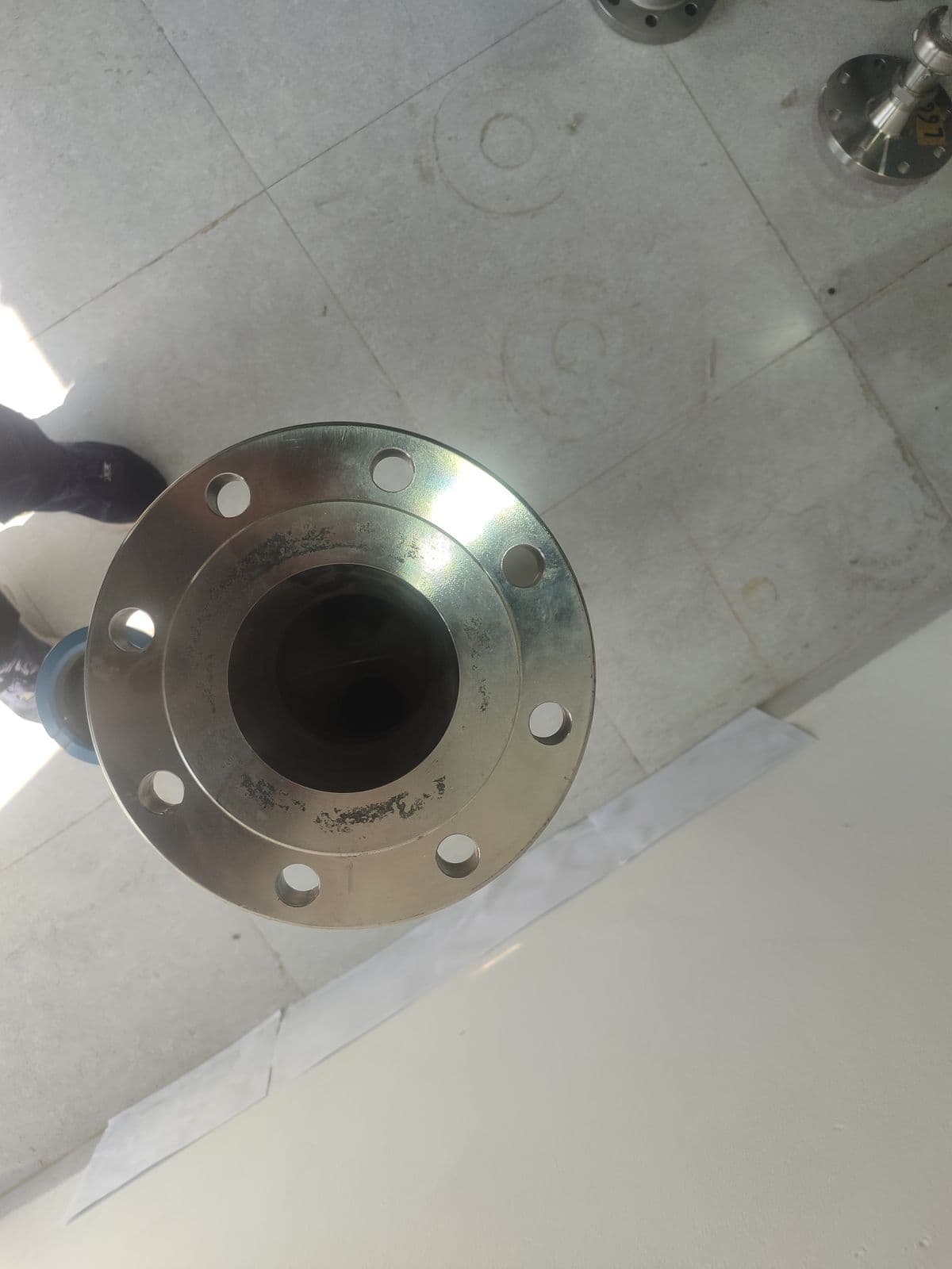 Sensor body and welded neck of the reducing-flange unit