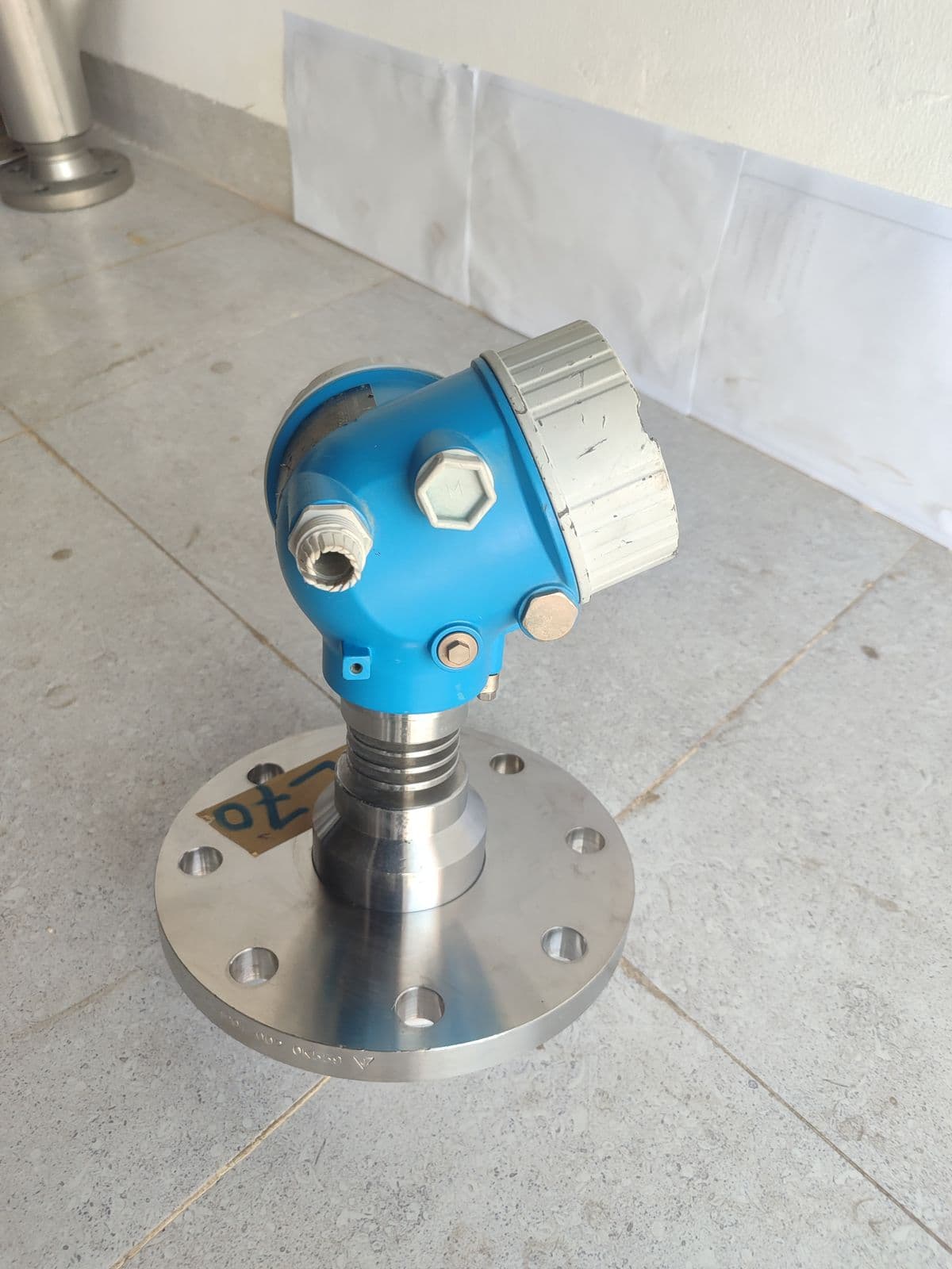 Endress+Hauser Micropilot FMR52 radar level transmitter — DN 100 · PN 16 (EN 1092-1) unit in Barmaan's warehouse