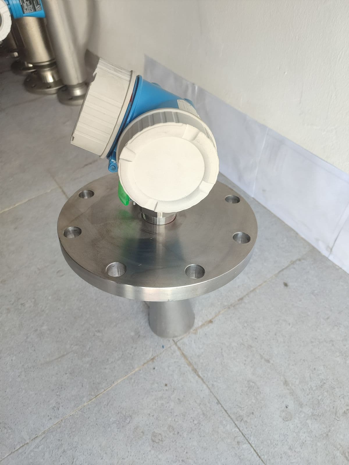 Endress+Hauser Micropilot FMR51 radar level transmitter — photographed in Barmaan's warehouse
